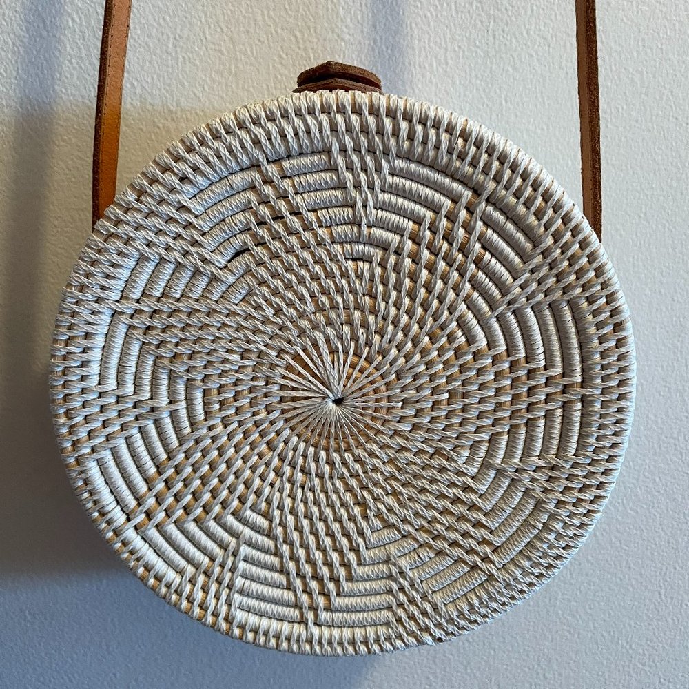 Wicker Round Purse in White